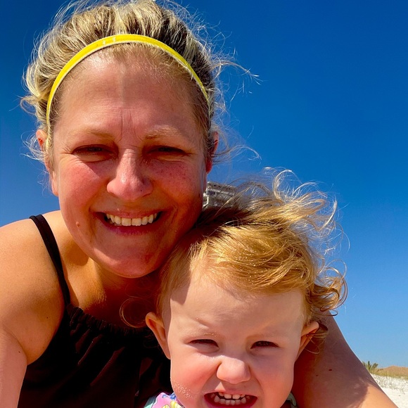 Meet your Posher, Lara - Picture 1 of 4